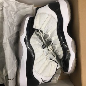 Jordan 11 Concord (2011) Size 7Y